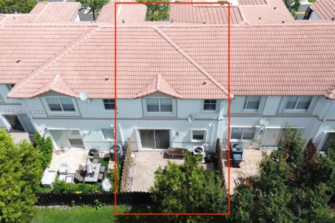 Touwnhouse à vendre à Doral, Floride: 3 chambres, 156.35 m2 № 2048316 - photo 7