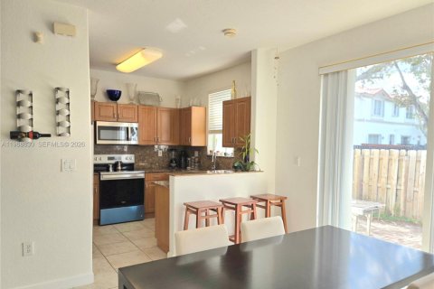 Touwnhouse à vendre à Doral, Floride: 3 chambres, 156.35 m2 № 2048316 - photo 14