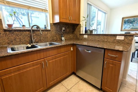 Touwnhouse à vendre à Doral, Floride: 3 chambres, 156.35 m2 № 2048316 - photo 16