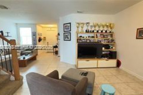 Touwnhouse à vendre à Doral, Floride: 3 chambres, 156.35 m2 № 2048316 - photo 12
