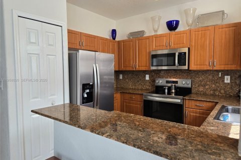 Touwnhouse à vendre à Doral, Floride: 3 chambres, 156.35 m2 № 2048316 - photo 17