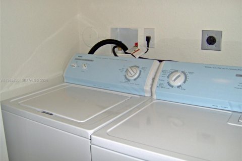 Touwnhouse à vendre à Doral, Floride: 3 chambres, 156.35 m2 № 2048316 - photo 30