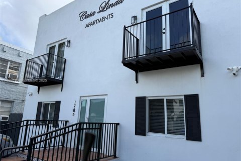 Apartamento en alquiler en Miami, Florida, 3 dormitorios, 92.9 m2 № 1991922 - foto 2