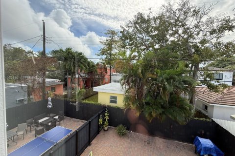 Apartamento en alquiler en Miami, Florida, 3 dormitorios, 92.9 m2 № 1991922 - foto 18