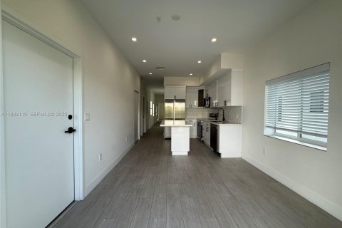 Apartamento en alquiler en Miami, Florida, 3 dormitorios, 92.9 m2 № 1991922 - foto 8