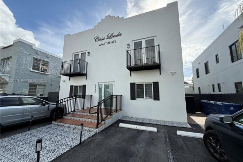 Apartamento en alquiler en Miami, Florida, 3 dormitorios, 92.9 m2 № 1991922 - foto 1