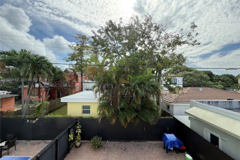 Apartamento en alquiler en Miami, Florida, 3 dormitorios, 92.9 m2 № 1991922 - foto 17