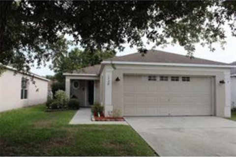 House in Seffner, Florida 3 bedrooms, 120.59 sq.m. № 2341998