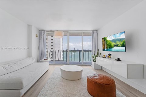 Condominio en North Bay Village, Florida, 2 dormitorios  № 2169193