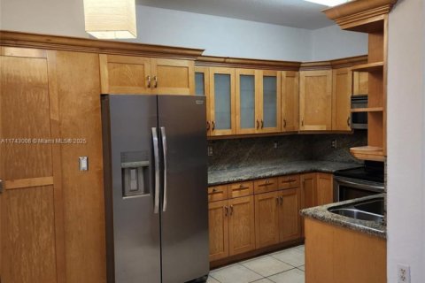 Townhouse in Miami, Florida 4 bedrooms, 166.57 sq.m. № 1944008 - photo 6