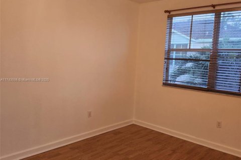 Townhouse in Miami, Florida 4 bedrooms, 166.57 sq.m. № 1944008 - photo 27