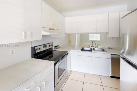 House in Miramar, Florida 2 bedrooms, 104.52 sq.m. № 2089882 - photo 6