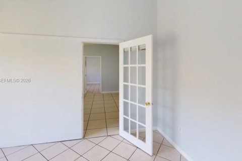 House in Miramar, Florida 2 bedrooms, 104.52 sq.m. № 2089882 - photo 9