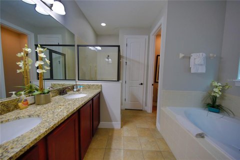 Casa en venta en Kissimmee, Florida, 10 dormitorios, 437.29 m2 № 1590123 - foto 19