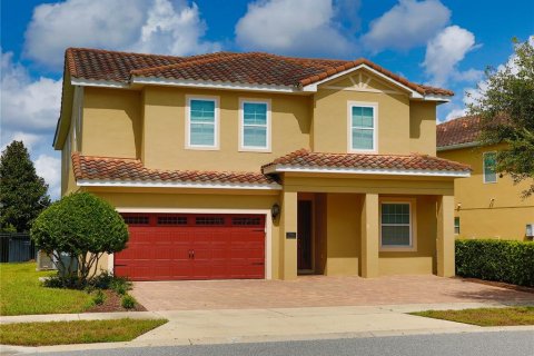 Casa en venta en Kissimmee, Florida, 10 dormitorios, 437.29 m2 № 1590123 - foto 1