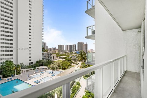 Condo in Miami, Florida, 1 bedroom  № 2026909 - photo 4