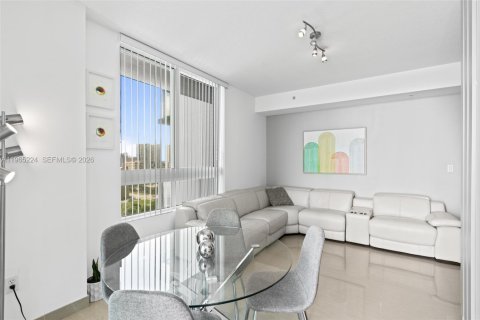 Condo in Miami, Florida, 1 bedroom  № 2026909 - photo 9