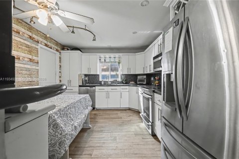 House in Fort Lauderdale, Florida 3 bedrooms, 117.06 sq.m. № 1992962 - photo 7