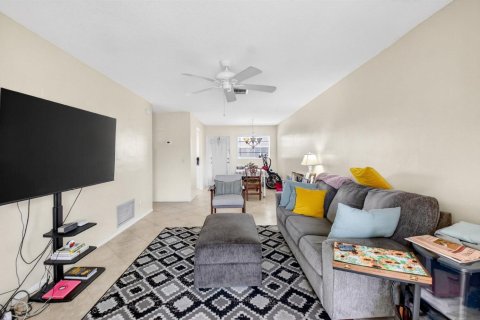 Copropriété à vendre à Boynton Beach, Floride: 1 chambre, 57.97 m2 № 2083696 - photo 9