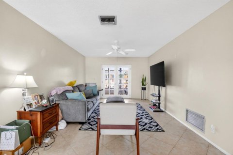Copropriété à vendre à Boynton Beach, Floride: 1 chambre, 57.97 m2 № 2083696 - photo 10