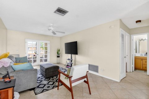 Copropriété à vendre à Boynton Beach, Floride: 1 chambre, 57.97 m2 № 2083696 - photo 11