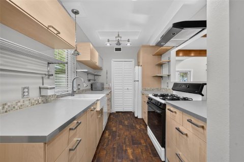 Villa ou maison à louer à Maitland, Floride: 3 chambres, 222.13 m2 № 2437069 - photo 8