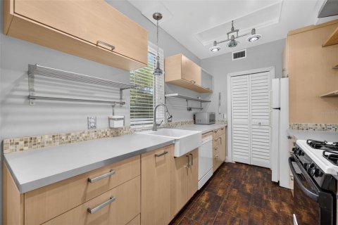 Villa ou maison à louer à Maitland, Floride: 3 chambres, 222.13 m2 № 2437069 - photo 10
