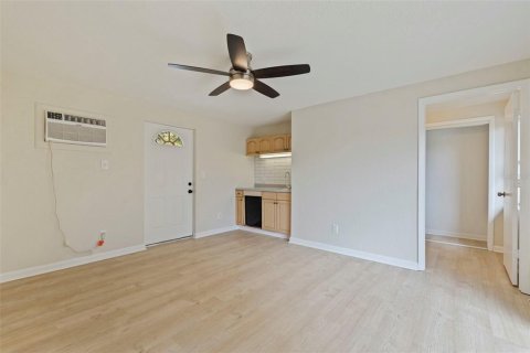 House in Clearwater, Florida 3 bedrooms, 133.22 sq.m. № 2419098 - photo 19