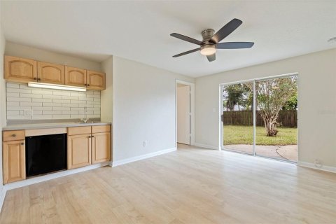 House in Clearwater, Florida 3 bedrooms, 133.22 sq.m. № 2419098 - photo 20