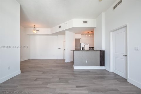 Copropriété à louer à North Bay Village, Floride: 2 chambres, 116.22 m2 № 2170889 - photo 13