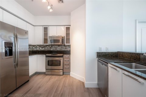 Copropriété à louer à North Bay Village, Floride: 2 chambres, 116.22 m2 № 2170889 - photo 9