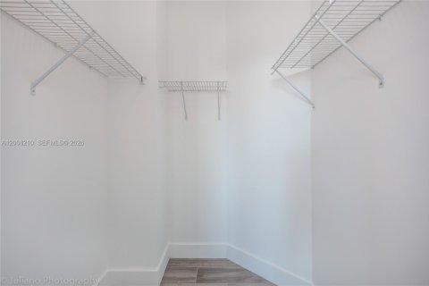 Copropriété à louer à North Bay Village, Floride: 2 chambres, 116.22 m2 № 2170889 - photo 23