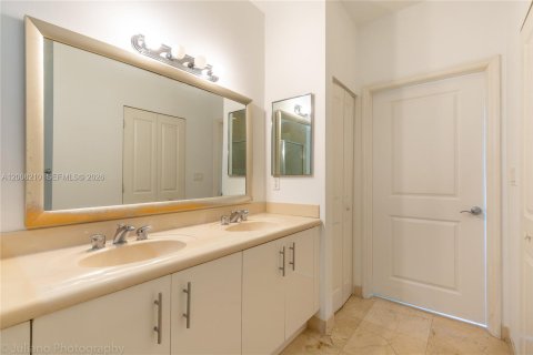 Copropriété à louer à North Bay Village, Floride: 2 chambres, 116.22 m2 № 2170889 - photo 25