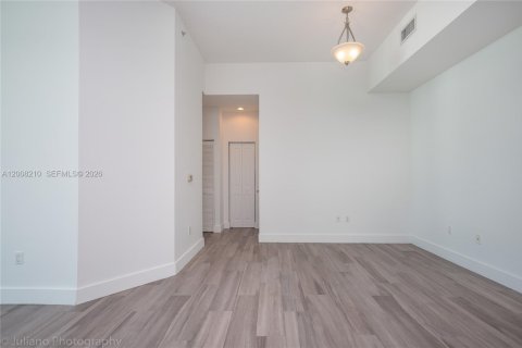 Copropriété à louer à North Bay Village, Floride: 2 chambres, 116.22 m2 № 2170889 - photo 20