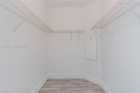 Copropriété à louer à North Bay Village, Floride: 2 chambres, 116.22 m2 № 2170889 - photo 22