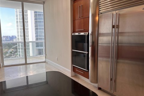 Condo in Sunny Isles Beach, Florida, 3 bedrooms № 2075245 - photo 5