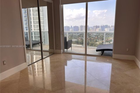 Condo in Sunny Isles Beach, Florida, 3 bedrooms № 2075245 - photo 27
