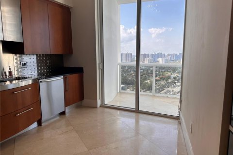Condo in Sunny Isles Beach, Florida, 3 bedrooms № 2075245 - photo 6