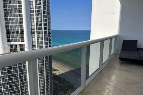 Condo in Sunny Isles Beach, Florida, 3 bedrooms № 2075245 - photo 7