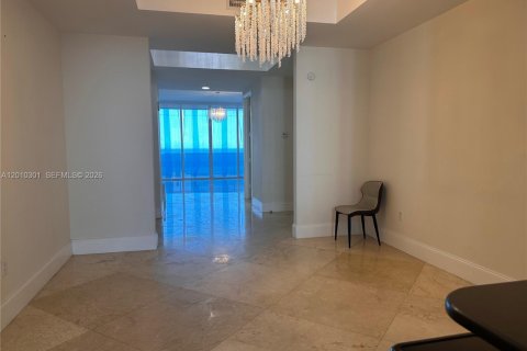 Condo in Sunny Isles Beach, Florida, 3 bedrooms № 2075245 - photo 13