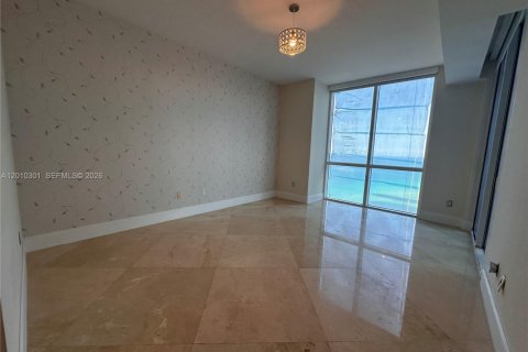 Condo in Sunny Isles Beach, Florida, 3 bedrooms № 2075245 - photo 16