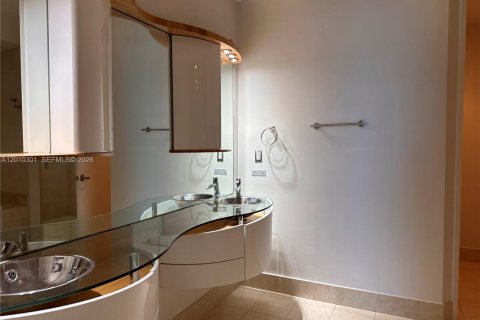 Condo in Sunny Isles Beach, Florida, 3 bedrooms № 2075245 - photo 20