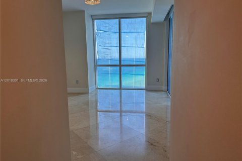 Condo in Sunny Isles Beach, Florida, 3 bedrooms № 2075245 - photo 15