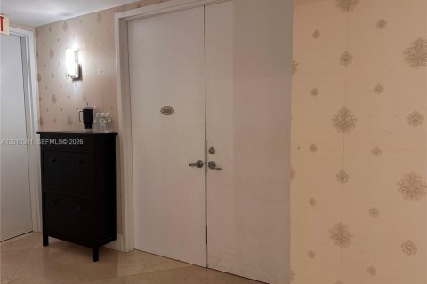 Condo in Sunny Isles Beach, Florida, 3 bedrooms № 2075245