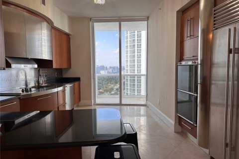 Condo in Sunny Isles Beach, Florida, 3 bedrooms № 2075245 - photo 4