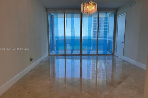 Condo in Sunny Isles Beach, Florida, 3 bedrooms № 2075245 - photo 12