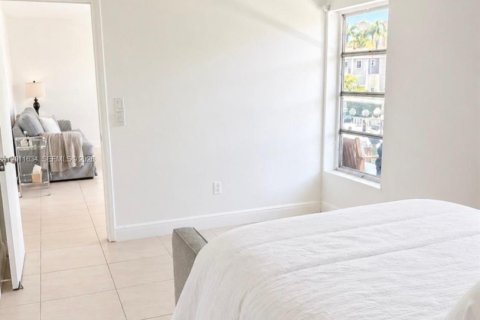 Condo in North Miami Beach, Florida, 2 bedrooms  № 2074880 - photo 5