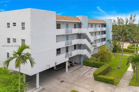 Condo in North Miami Beach, Florida, 2 bedrooms  № 2074880 - photo 26