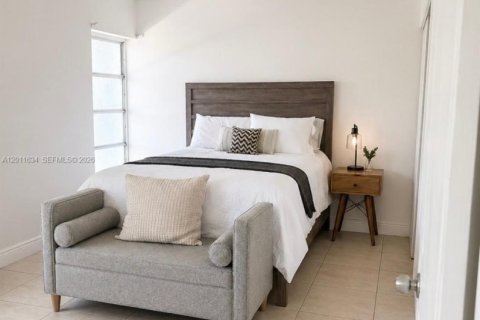 Condo in North Miami Beach, Florida, 2 bedrooms  № 2074880 - photo 4