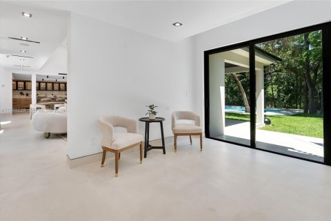 House in Hollywood, Florida 5 bedrooms, 497.68 sq.m. № 2057886 - photo 13